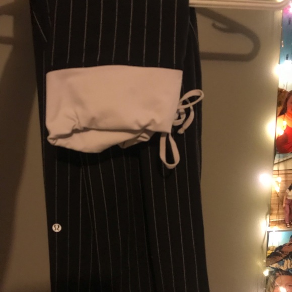 Lululemon yoga pants ! - Picture 3 of 4